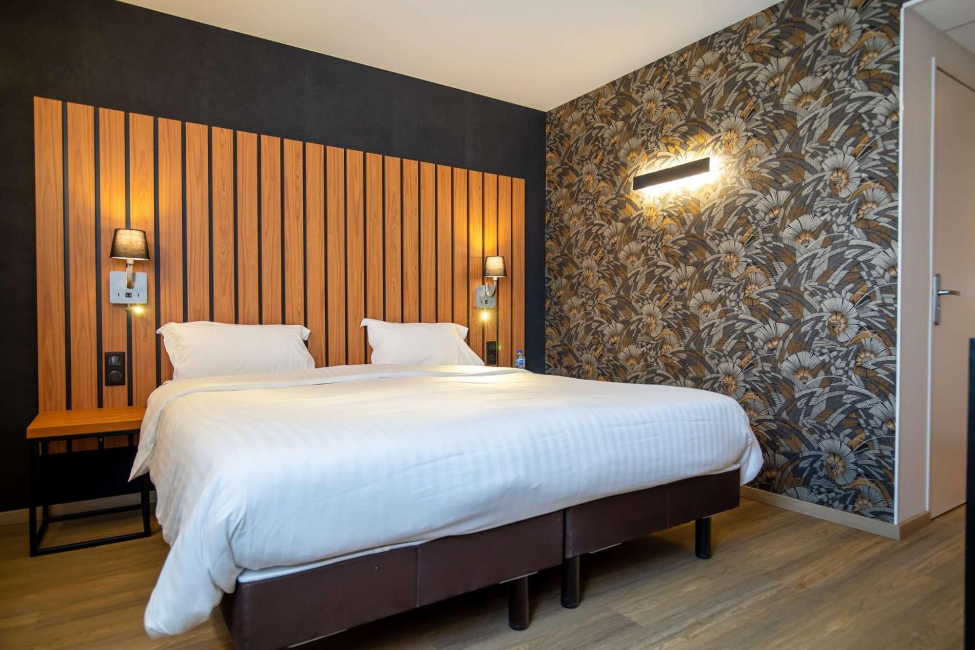 Brit Hotel & Spa Cote Des Sables Plouescat Exteriör bild